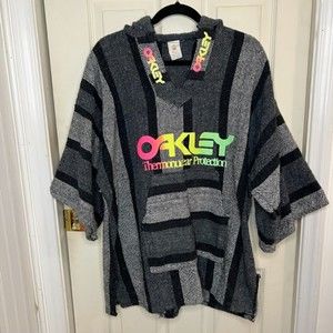 Vintage RARE Oakleys Drug Rug Mexican Hoodie Short Sleeve Wide Arm XL